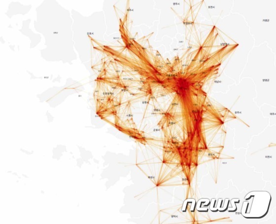 카카오의 자회사 카카오모빌리티가 대리운전서비스를 통해 확보한 수도권 차량 이동량을 그래픽으로 표현했다 / 뉴스1