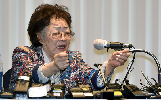 일본군 위안부 피해자 이용수 할머니가 지난 25일 대구 인터불고호텔에서 정의기억연대 문제와 관련해 두번째 기자회견을 하고 있다.  / 이하  News1